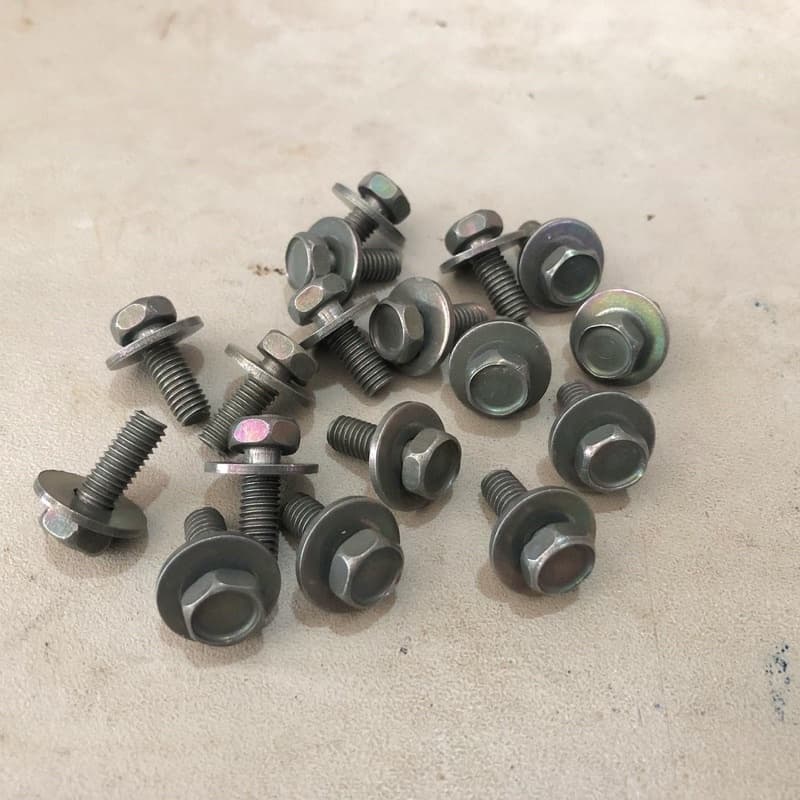 Review Baut Dek Mio: Si Kecil Penentu Kestabilan Motor Anda!