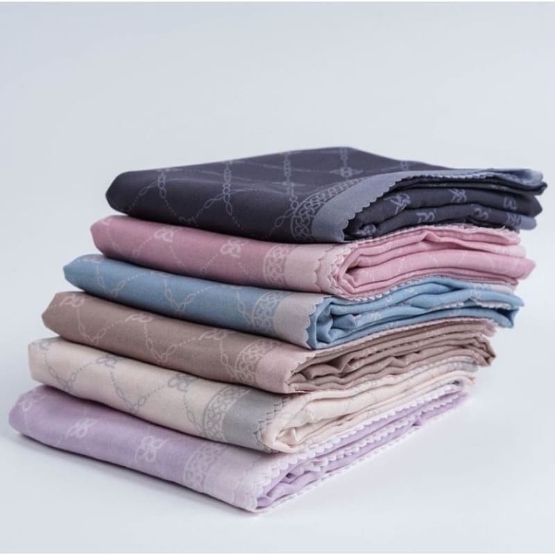 Review Adeela Monogram Series: Hijab Voal Rasa Sultan, Harga Teman