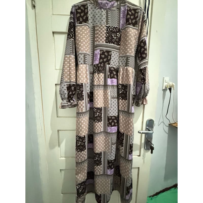 Review Preloved Dress Wanita: Harta Karun Thrift atau Zonk?