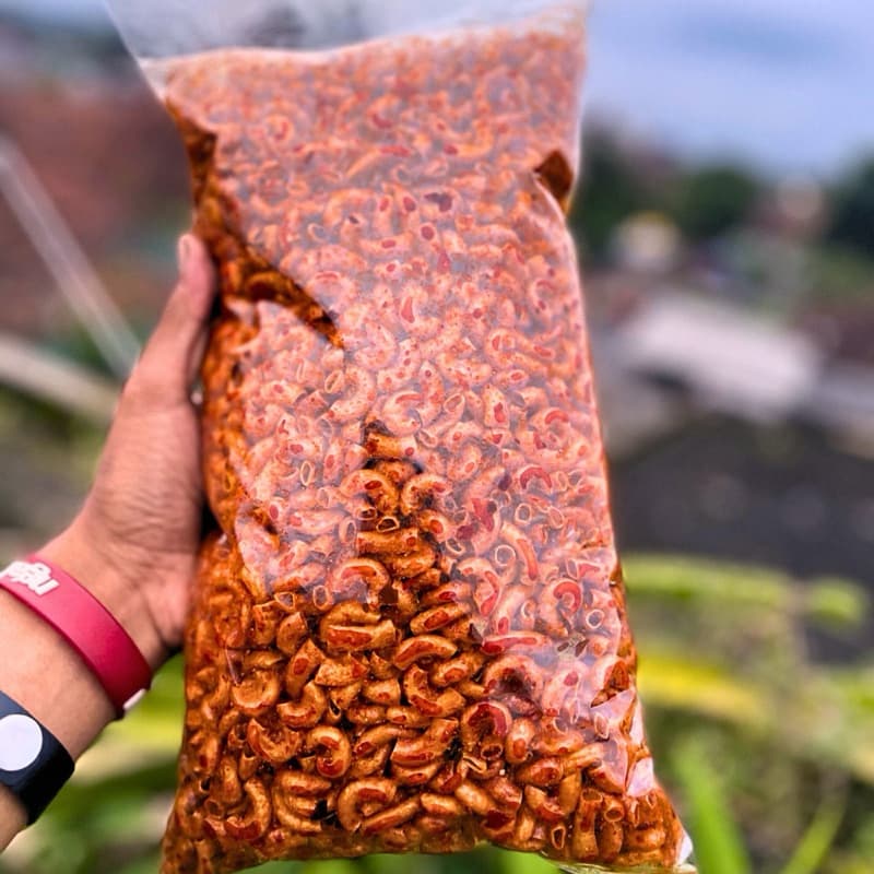 Makaroni Cikruh: Kriuk Pedas Daun Jeruk yang Bikin Nagih!