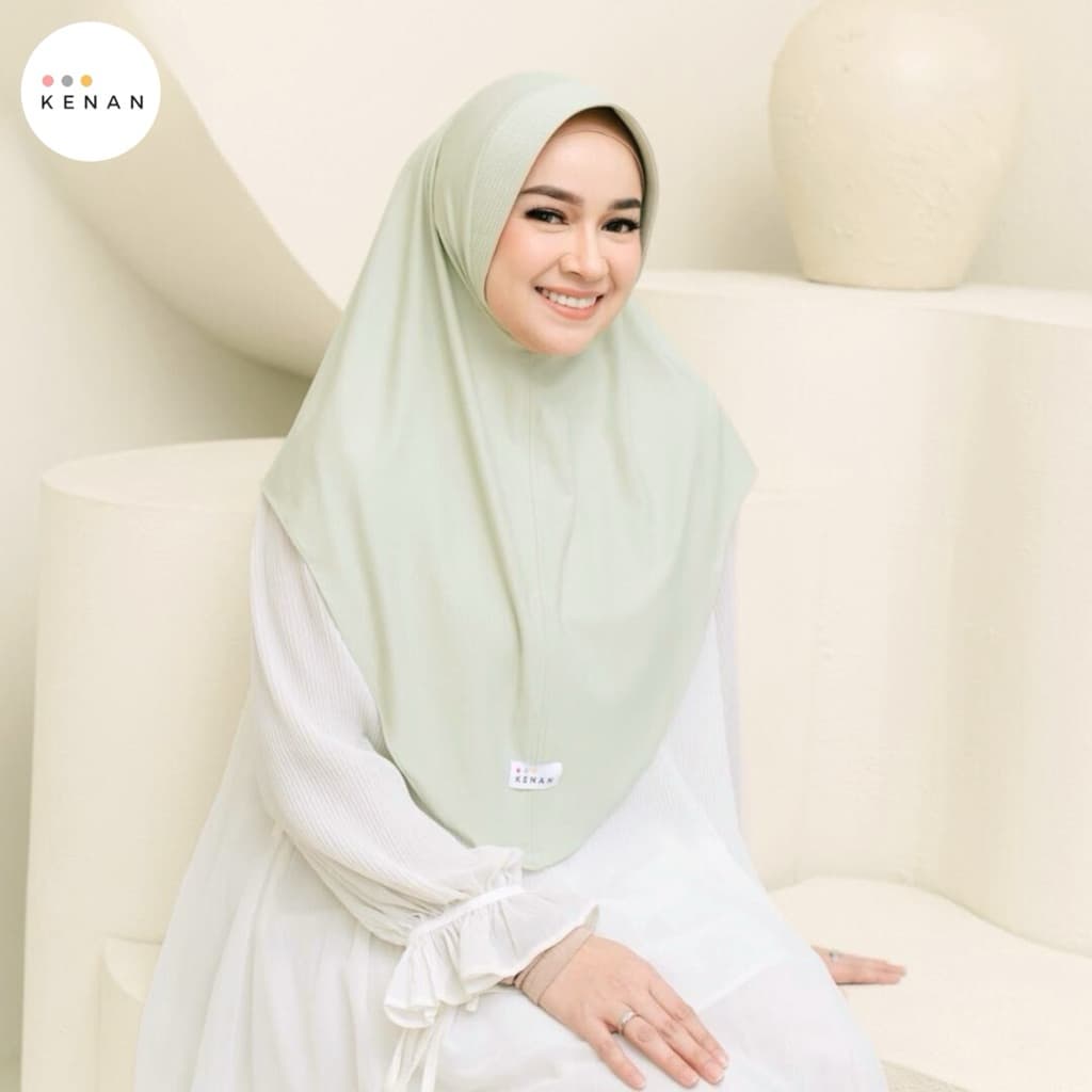 Review KENAN Lana Bergo: Hijab Harian 'Sat-Set' Anti Tembem