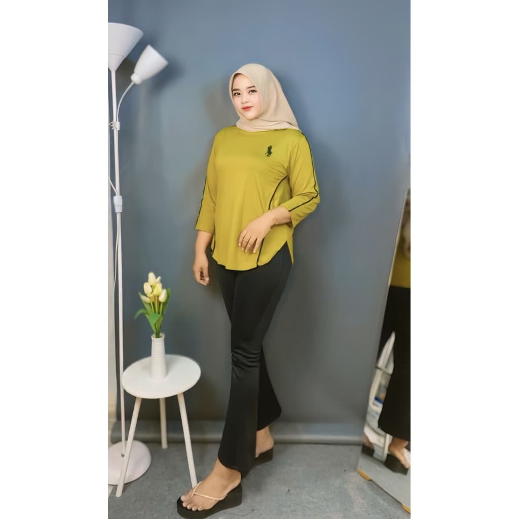 Review Atasan Shakila: Baju Andalan Buat yang Mager Mikir OOTD