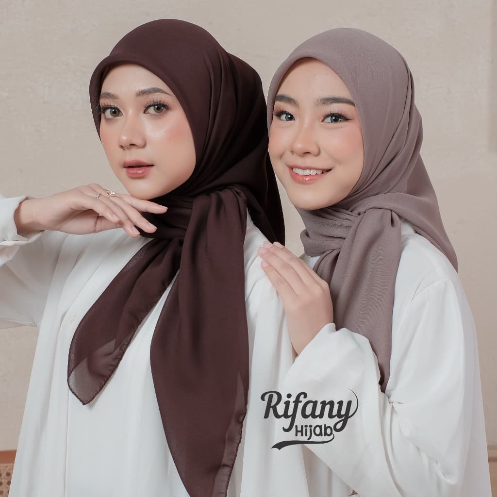 Review RIFANYHIJAB Bella Square: Hijab 'Sejuta Umat' yang Anti Letoy?