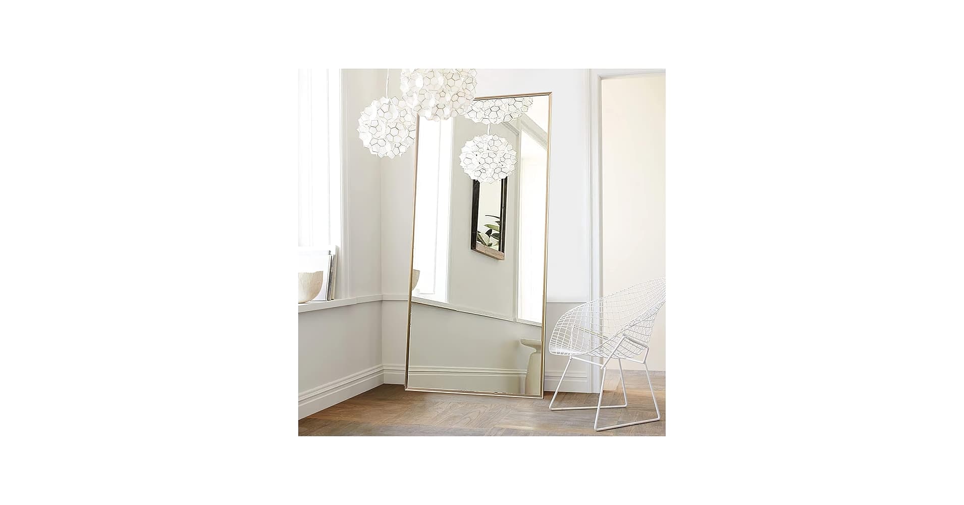 Review Cermin Berdiri (Standing Mirror): Solusi Fleksibel untuk Estetika dan Fungsionalitas Ruangan